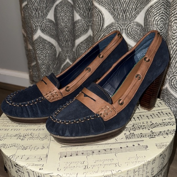 Tommy Hilfiger Navy Blue Suede Loafer Heels SZ 9.5 - Picture 1 of 8